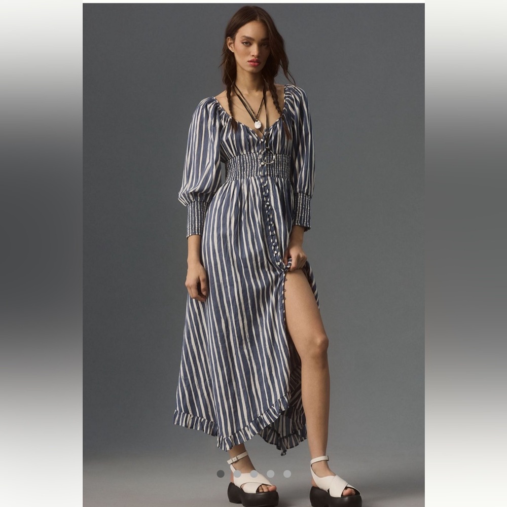 Long-Sleeve Sweetheart Midi Dress - M